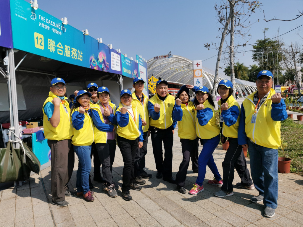 1090223燈會志工-1