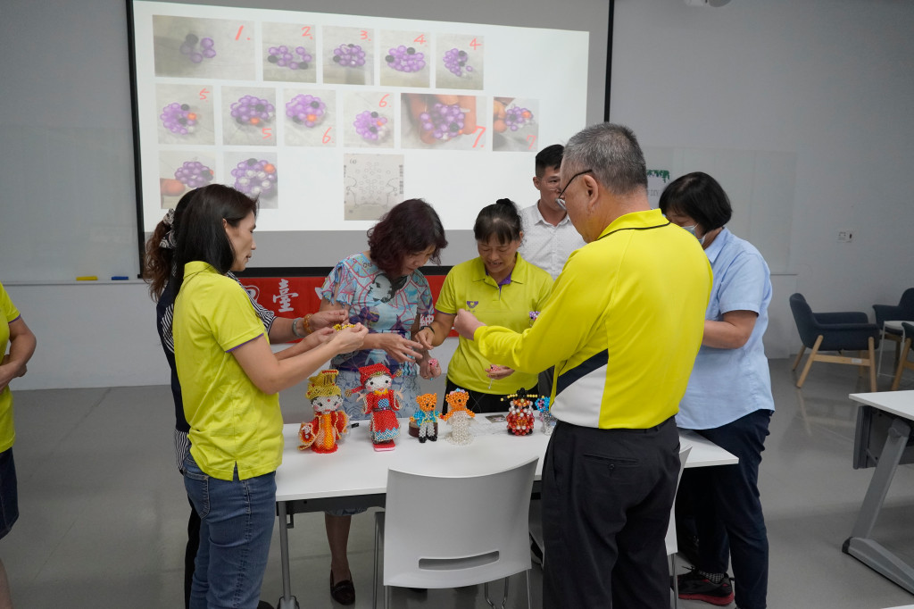 1121011廖靜宜老師