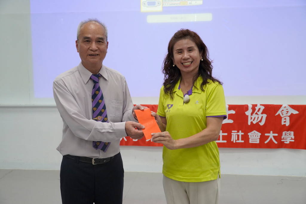 1121108郭雨村老師