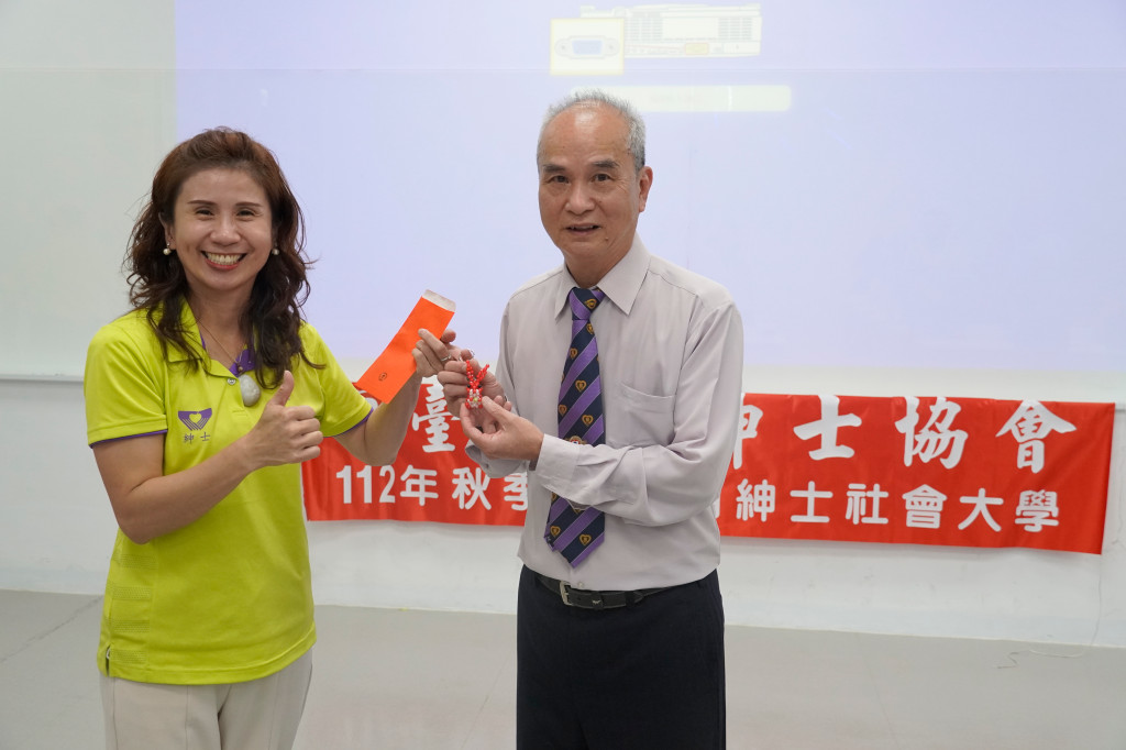 1121108郭雨村老師