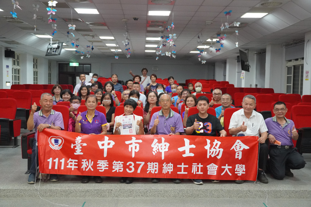 1111005羅悅嘉老師