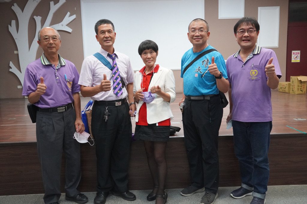 1111005羅悅嘉老師