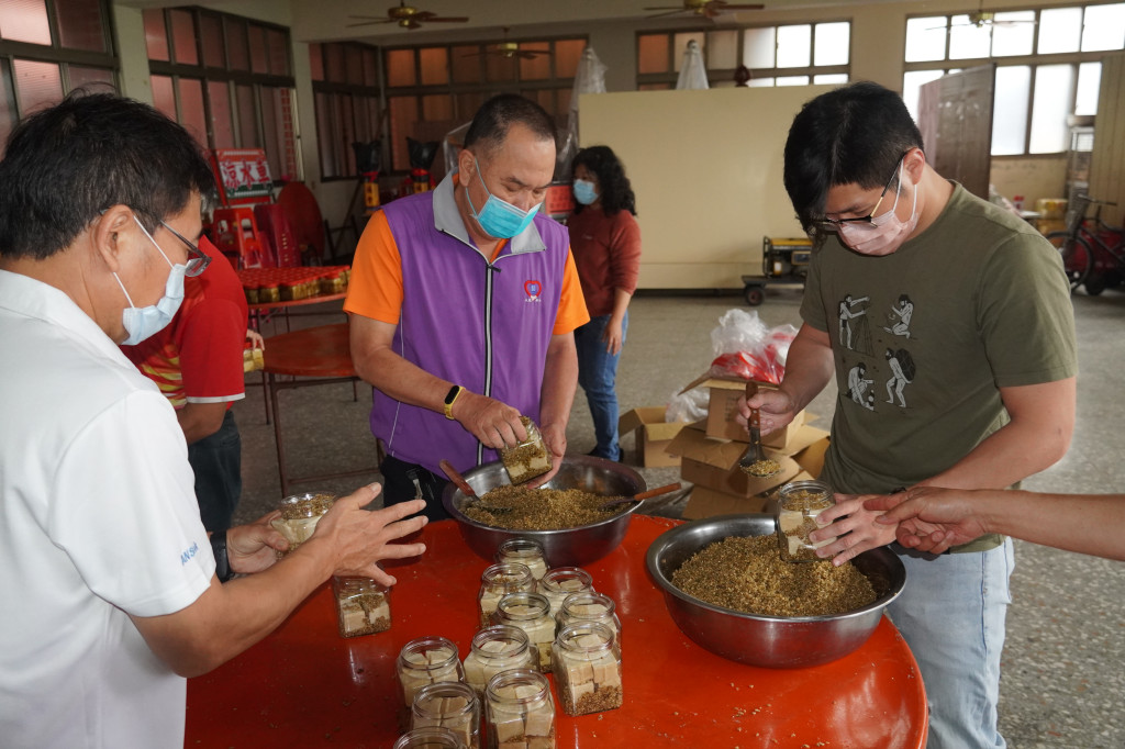 1110515製作豆腐乳