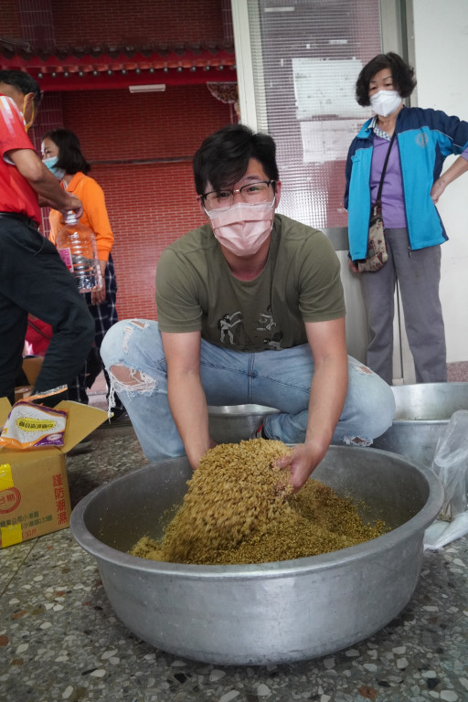 1110515製作豆腐乳