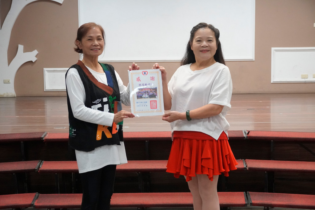 1111123林冠齡老師