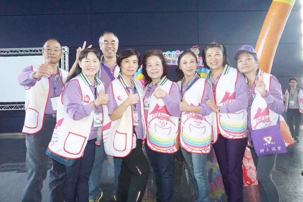 1061117支援市政府績優志工頒獎