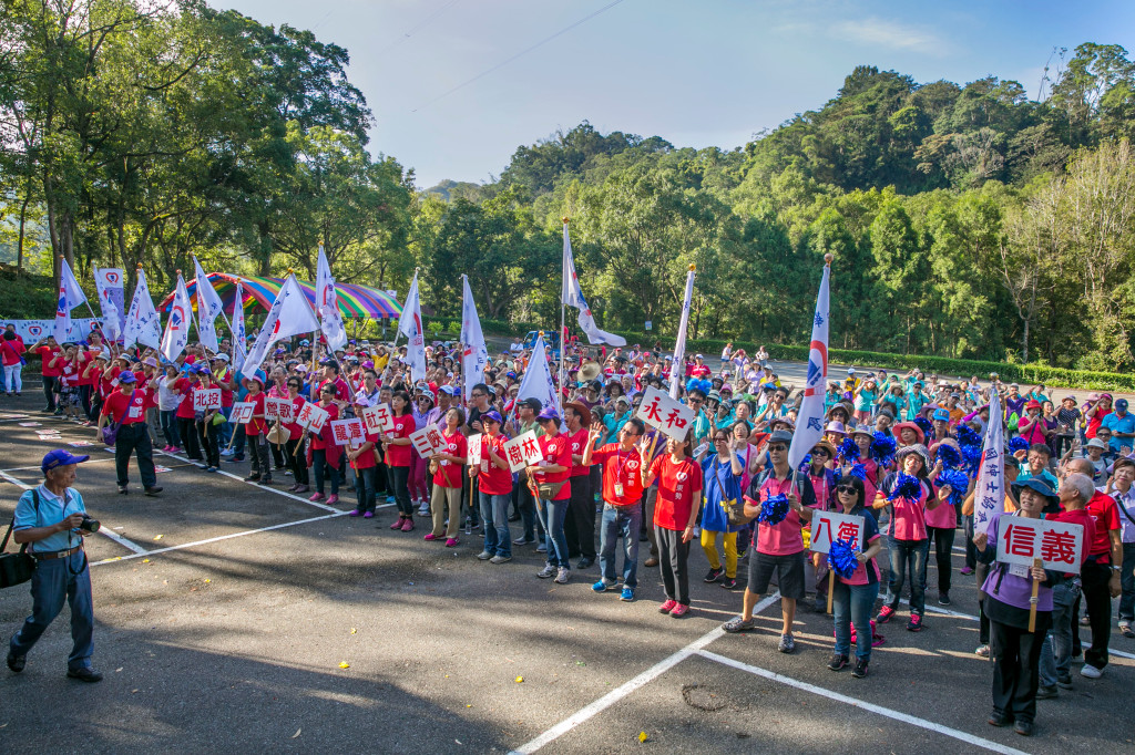 1051022-23全國大露營晨操