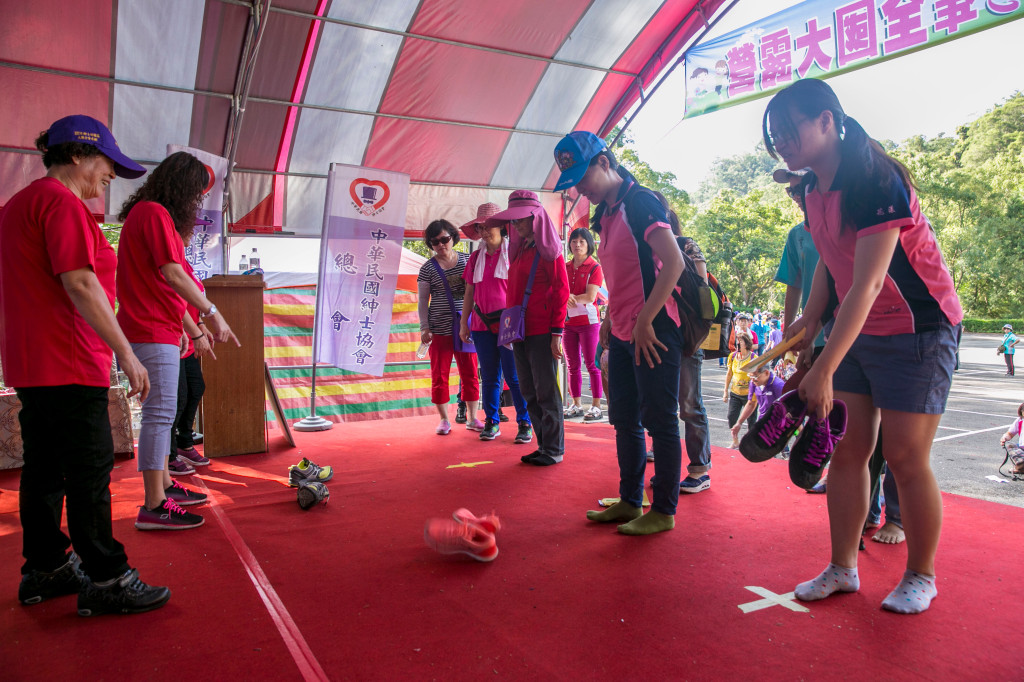 1051022-23全國大露營闖關- 拜土地公